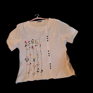 NWOT 2X Izuria Floral Embroidery Top